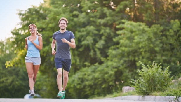 couple-training-in-the-morning_1098-3674